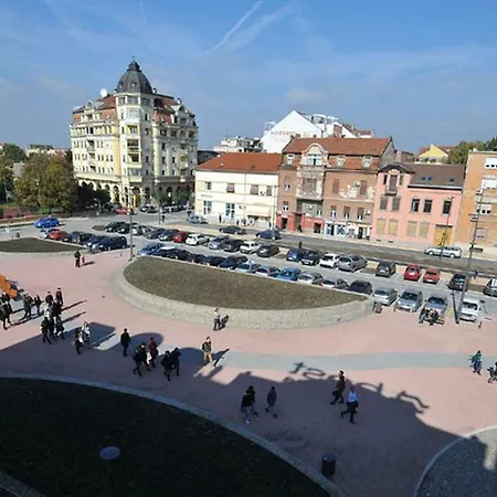 Centar No4 Parking On Request Novi Sad